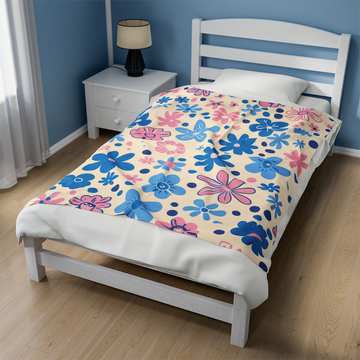 Blue and Pink Floral Harmony Throw Blanket: Luxurious Comfort Plush Throw Blanket - Cozy Floral Velveteen Fleece Accent